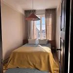 Sunny 2 Bedroom In The Center Lägenhet